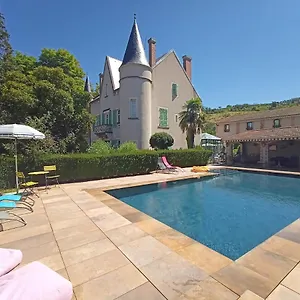 Au Fond De La Cour Bed & Breakfast